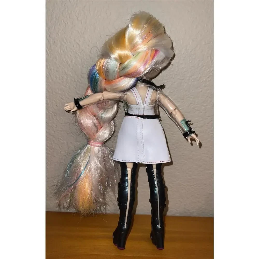 Rainbow High Amaya Raine Hair Studio Doll Series 1 Articulated Long White Hair